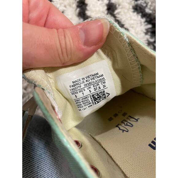 Converse Low Tops s7 - Picture 5 of 6